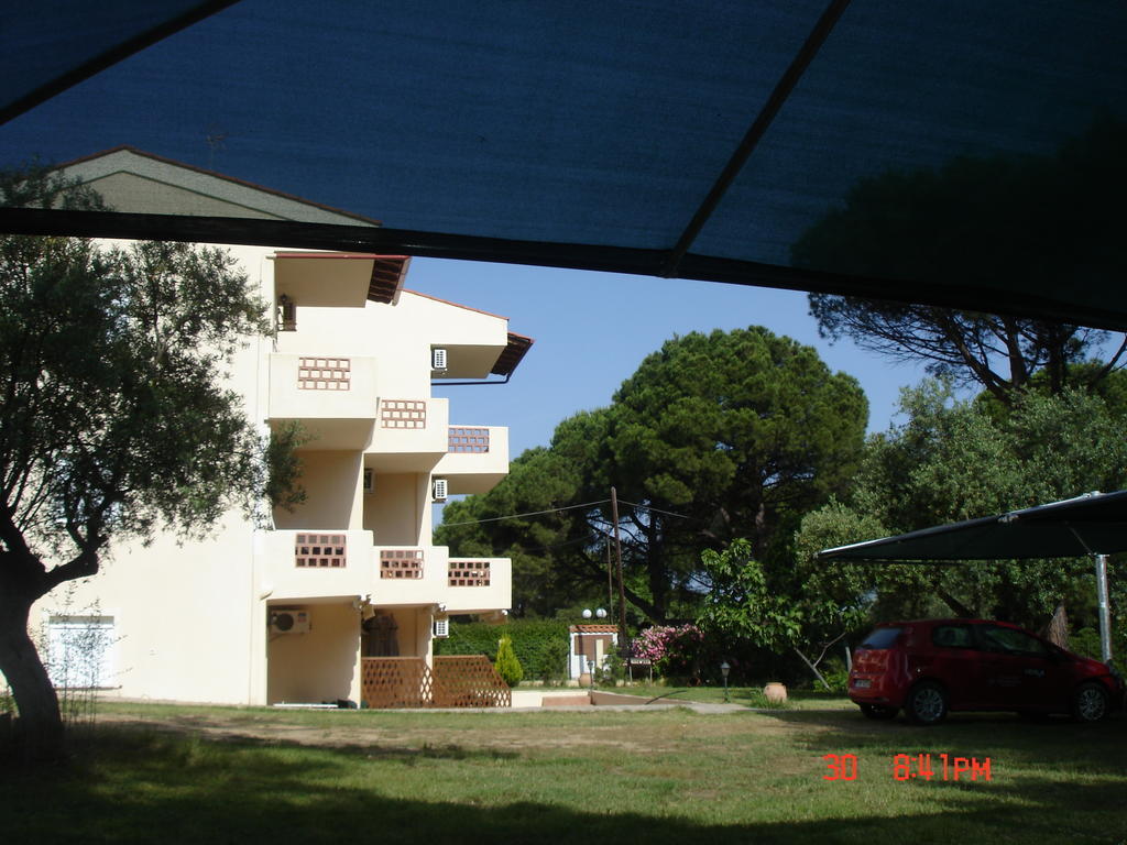 Elena Apartments Нікіті Екстер'єр фото